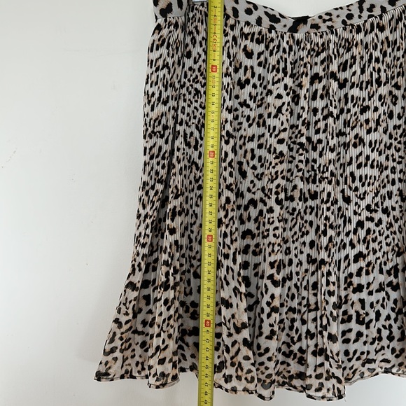 Banana Republic | Mini Skirt Pleated - Picture 8 of 9